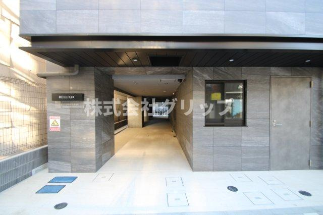 RELUXIA伊勢佐木長者町のエントランス