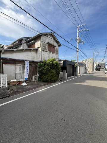 岸和田市上野町西　古家付き土地の前面道路含む現地写真