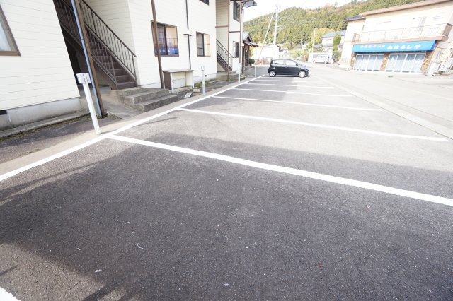 くすのき五番館の駐車場