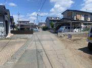 盛岡市西青山1丁目59-2の前面道路含む現地写真