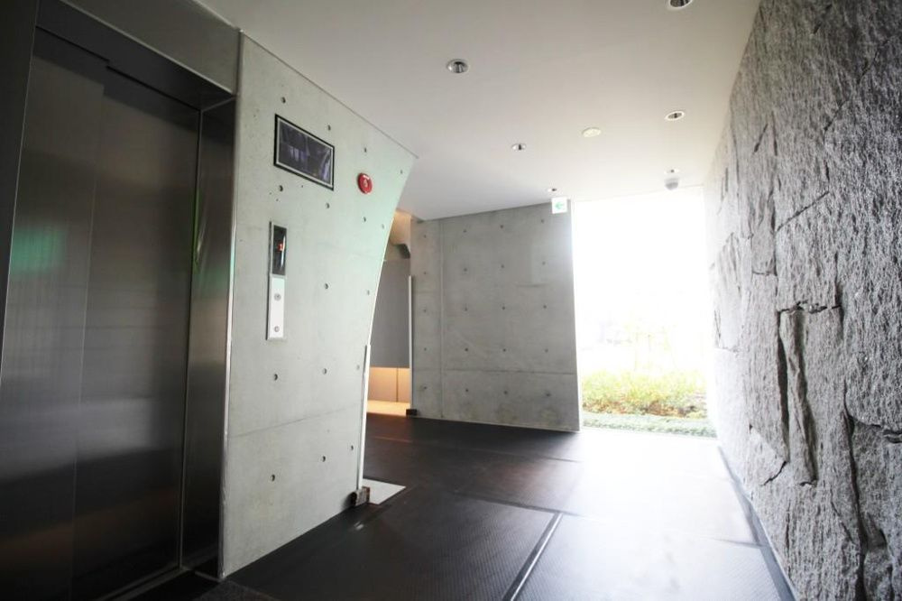 セイワパレス東三国駅前のロビー