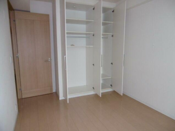 フューズ・コート175　オートロック　宅配BOX　高層階　　の収納