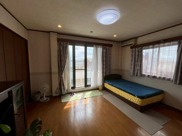 邑楽町大字中野　中古戸建ての居間・リビング