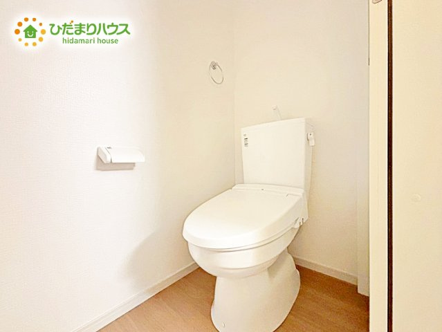 【トイレ】 | 那珂市菅谷11期　新築戸建 | 1・2階にトイレあるため、同時に利用でき混雑を避けられますね