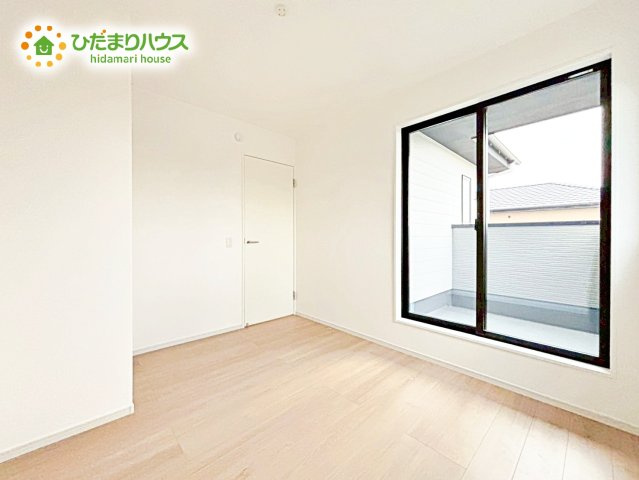 【洋室】 | 那珂市菅谷11期　新築戸建 | バルコニーに面していて、たっぷり光りの入る明るい子供部屋です！