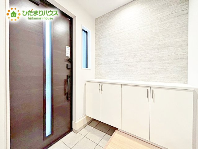 【玄関】 | 那珂市菅谷11期　新築戸建 | 丁度良い靴箱のサイズ♪これだけあれば家族全員の靴がしまえてスッキリ(^O^)