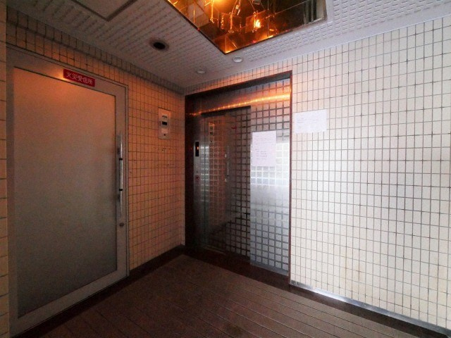 シャトー波除のロビー