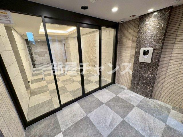 プレサンス名古屋ルクソリアのエントランス