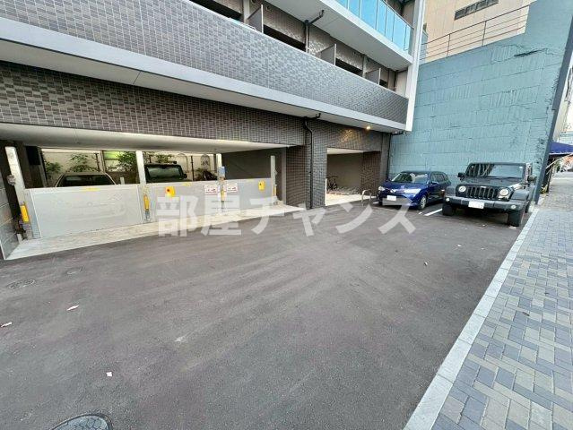 プレサンス名古屋ルクソリアの駐車場