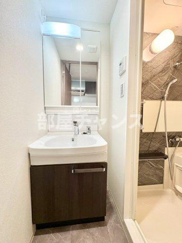 プレサンス名古屋ルクソリアの独立洗面台