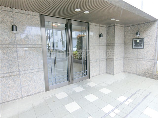 ルーブル多摩川参番館の外観