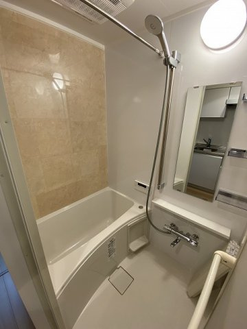 ルーブル多摩川参番館の浴室|浴室乾燥機付きのバスルーム