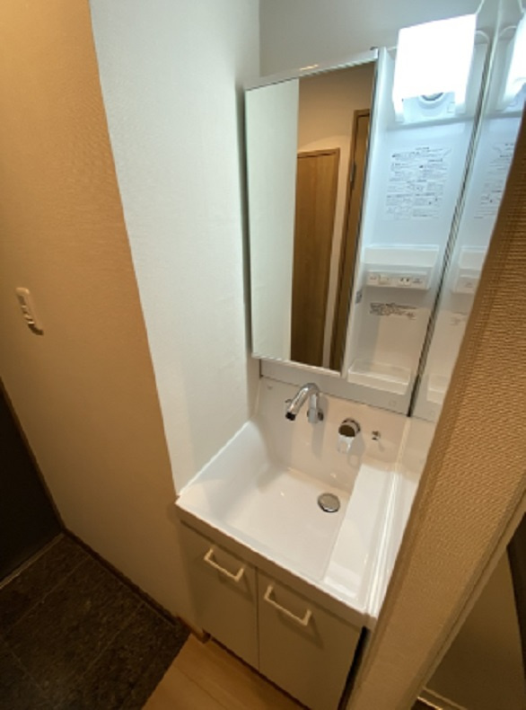 ルーブル多摩川参番館の洗面所|洗面所　独立洗面台