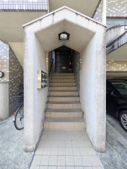 【エントランス】 | リフィーネめじろ台
