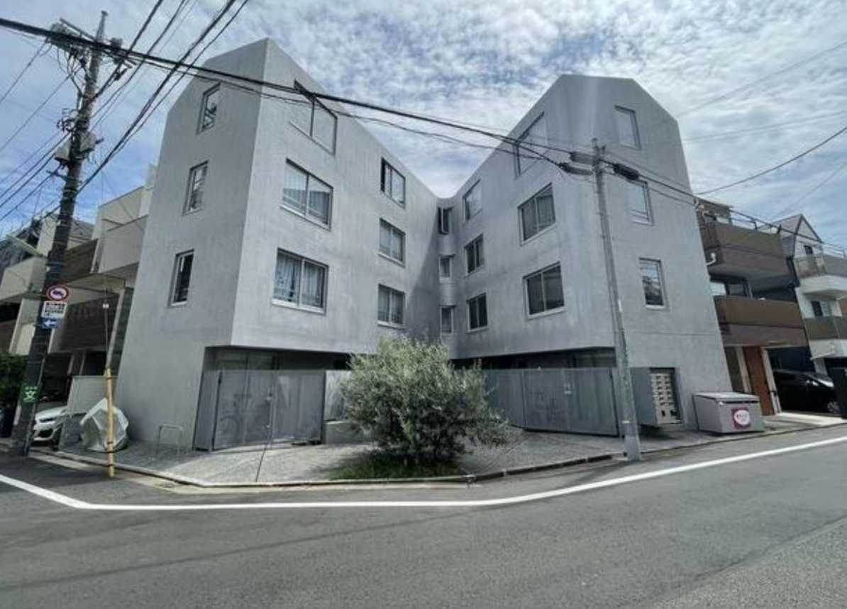 ミレドゥーエ三軒茶屋　築浅　ネット無料　浴室乾燥機