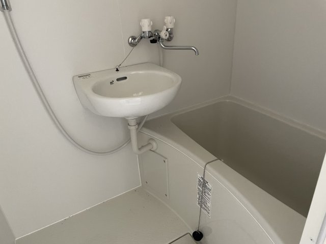 ヴィラナリー大和田の浴室|ゆったり過ごせる居間です