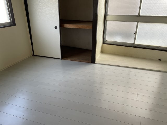 ヴィラナリー大和田の居間・リビング