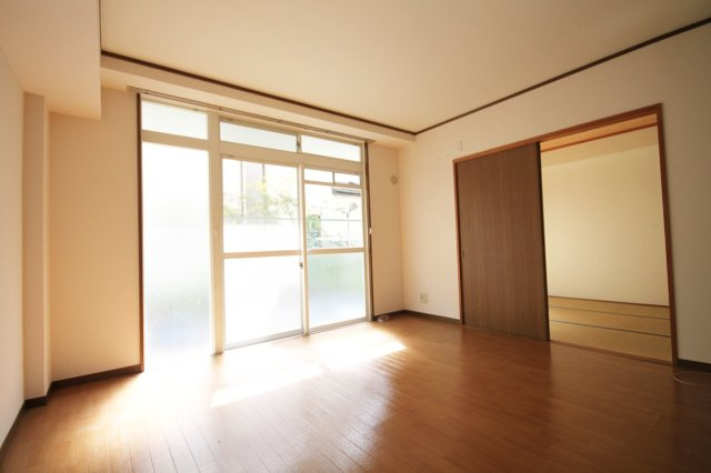 アメニティマンションIIIの居間・リビング