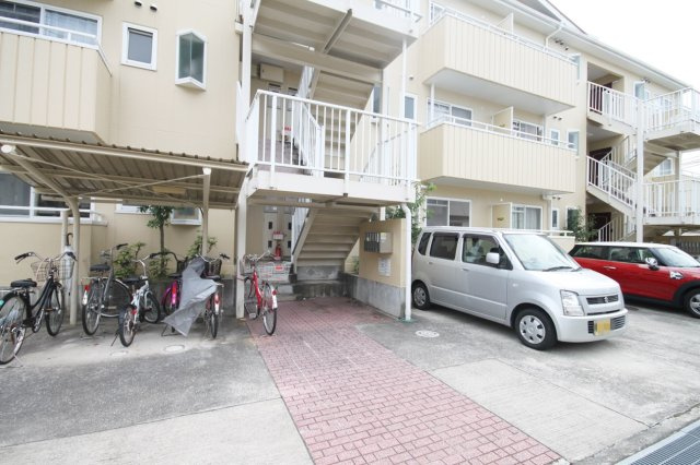 アメニティマンションIIIの駐車場