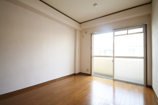 アメニティマンションIIIの居間・リビング