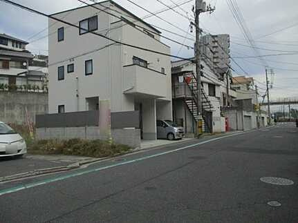 広島市西区井口３丁目　土地の前面道路含む現地写真