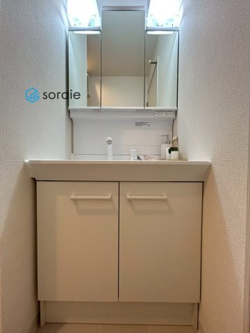 NICライブステイツ川越南大塚　5階の独立洗面台|令和7年11月28日撮影。