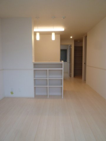 パライソ熱田六番町　B棟の洋室|居間です