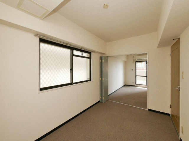 シャトー弁天弐番館の居間・リビング