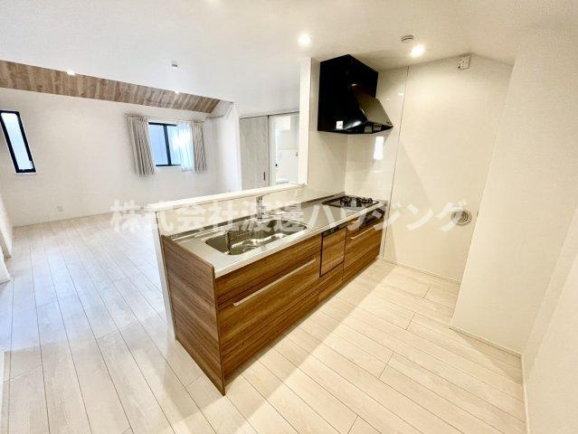 六軒町戸建てのキッチン