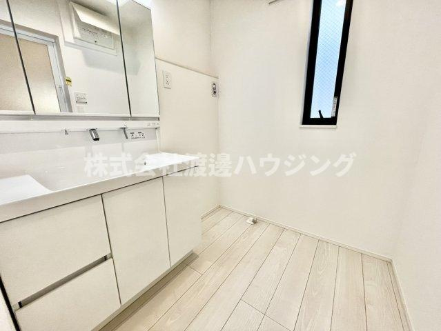 六軒町戸建ての洗面所