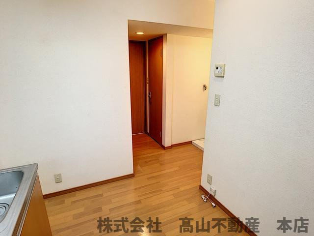 ジェニファーⅣの居間・リビング