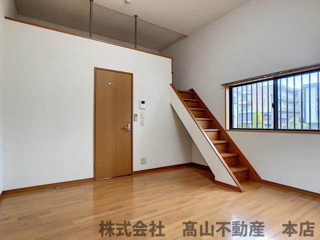 ジェニファーⅣの居間・リビング