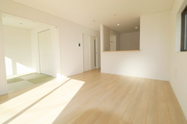 郡山市日和田町字日向　　　１号棟　　　日和田小学校、日和田中学区の外観|北西側から見た外観