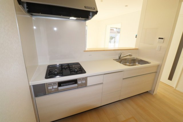 郡山市日和田町字日向　　　１号棟　　　日和田小学校、日和田中学区のキッチン|※同社施工例
