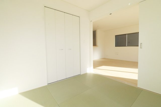 郡山市日和田町字日向　　　１号棟　　　日和田小学校、日和田中学区の収納|※同社施工例
