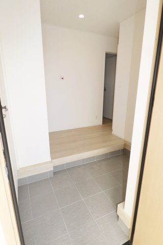 郡山市日和田町字日向　　　１号棟　　　日和田小学校、日和田中学区の収納|※同社施工例
