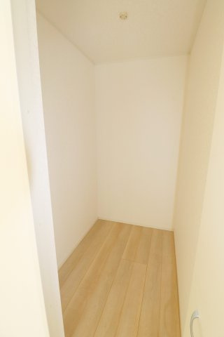 郡山市日和田町字日向　　　１号棟　　　日和田小学校、日和田中学区の収納|※同社施工例
