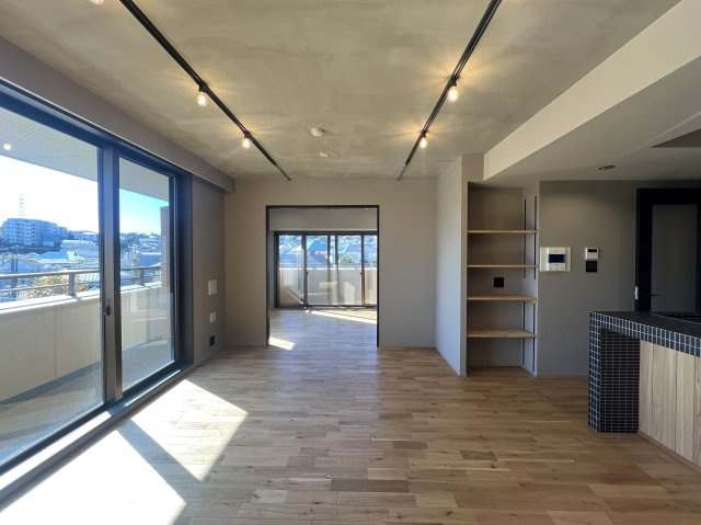 ～落ち着いた街が私を呼んでる～【クリオ洋光台壱番館】の居間・リビング|こちらのリビングで趣味の時間をお楽しみください