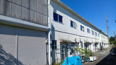 【周辺】 | 大津市和邇南浜66-6　アパート | 近隣からの外観、手前平屋は取引対象外の隣接建物