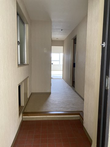 第一サンライフ伊東　B棟の玄関