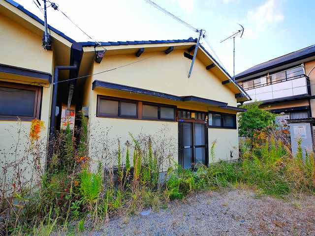 青野町２丁目貸家の外観