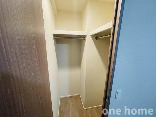 シエリア梅田豊崎の収納|◆約6.0帖洋室（サービスルーム）ウォークインクローゼットです！
◆ワードローブが把握しやすく、スッキリと収納できるスグレ物です！