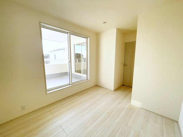 新築戸建・新築建売　いわき市平下平窪１期　平四小・平一中の洋室|5.5帖の洋室　シンプルなので色々なテイストのインテリアも合いそうですね！