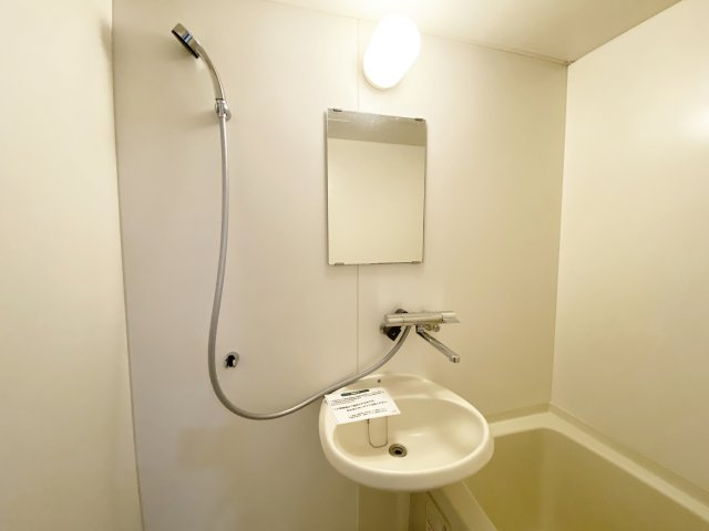 サンシャイン角田Ⅱの洗面所|浴室に洗面台あります！