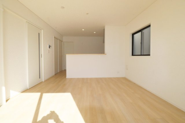 郡山市日和田町字日向　　　2号棟　　　日和田小学校、日和田中学区の外観|北西側から見た外観