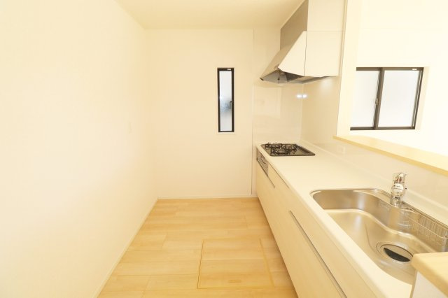 郡山市日和田町字日向　　　2号棟　　　日和田小学校、日和田中学区のキッチン|※同社施工例
