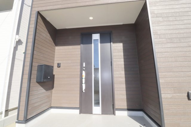 郡山市日和田町字日向　　　2号棟　　　日和田小学校、日和田中学区の玄関