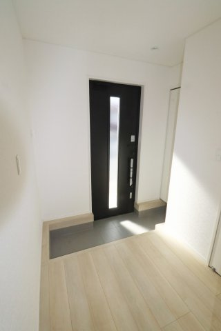 郡山市日和田町字日向　　　2号棟　　　日和田小学校、日和田中学区の玄関|
