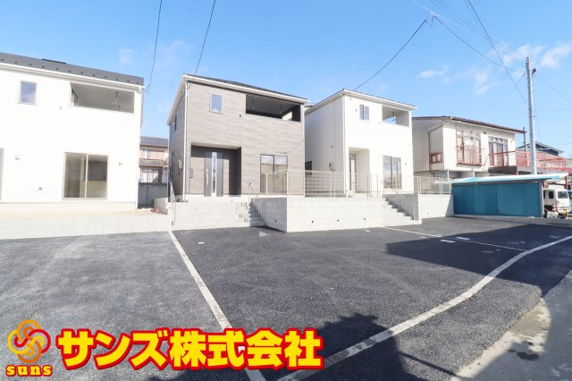 郡山市日和田町字日向　　　2号棟　　　日和田小学校、日和田中学区の外観|南西側から見た駐車場を含む外観