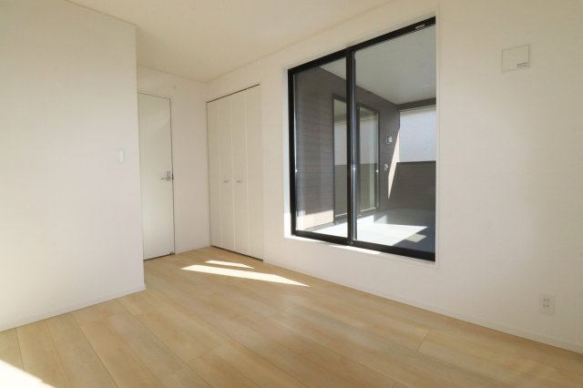 郡山市日和田町字日向　　　2号棟　　　日和田小学校、日和田中学区の洋室|※同社施工例
